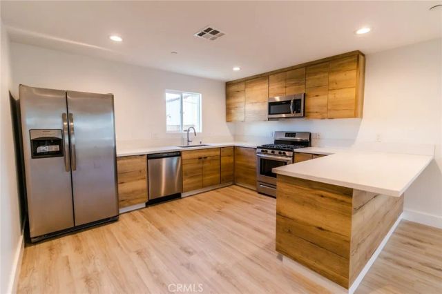5016 Pickford Street, Los Angeles, CA 90019