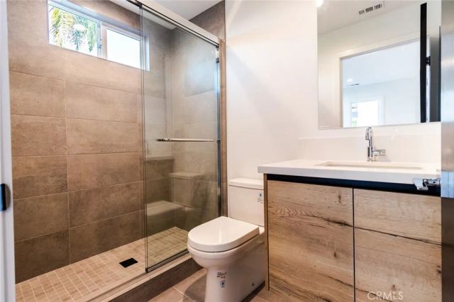 5016 Pickford Street, Los Angeles, CA 90019
