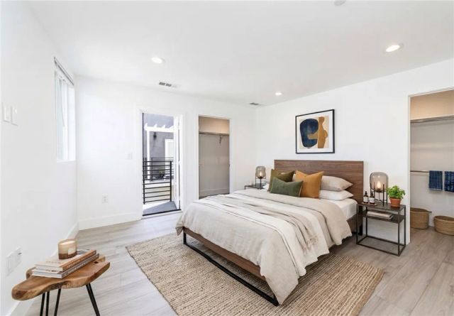 5016 Pickford Street, Los Angeles, CA 90019