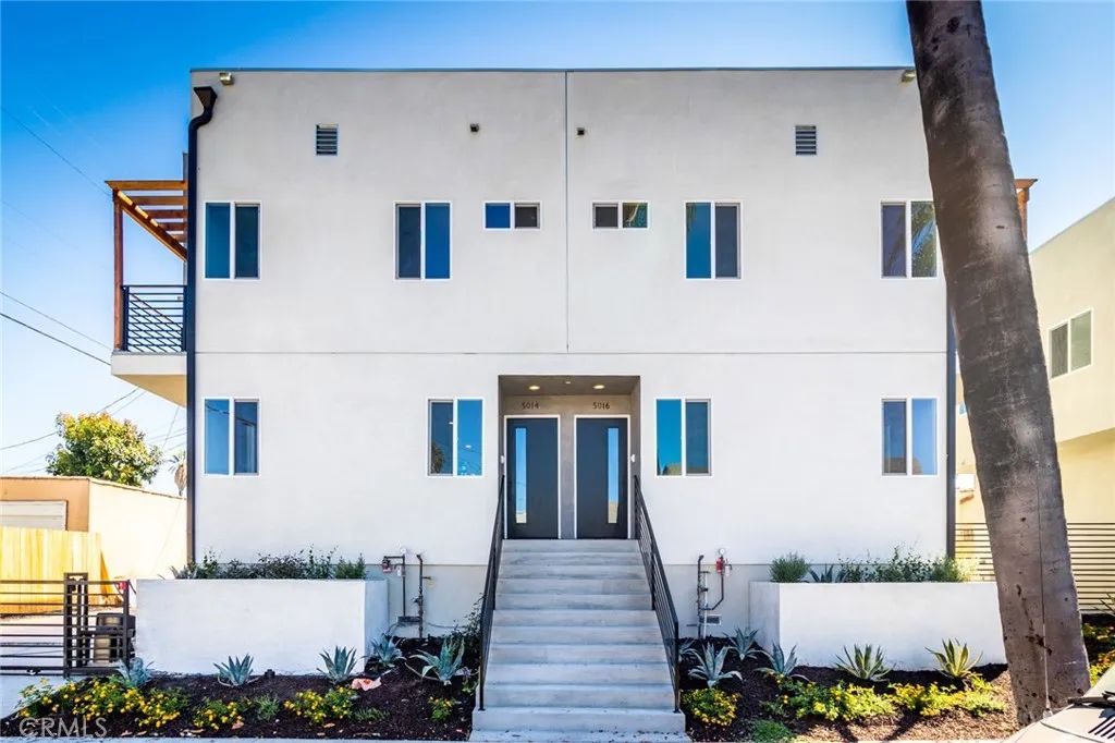 5016 Pickford Street, Los Angeles, CA 90019