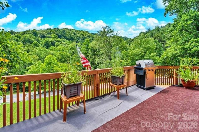 488 Wards Branch Road, Sugar Grove, NC 28679