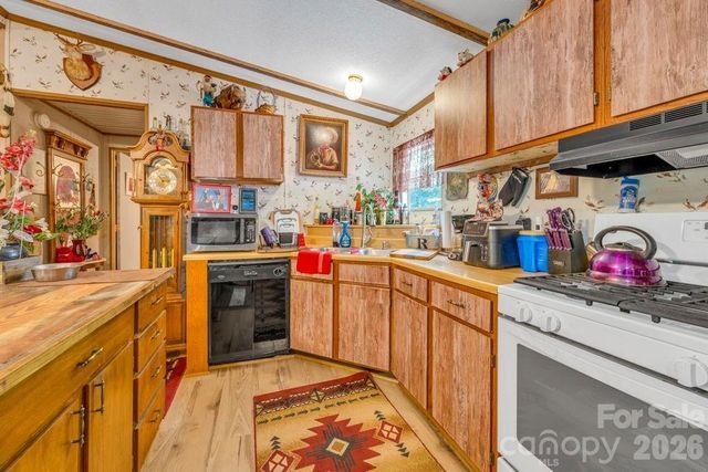 488 Wards Branch Road, Sugar Grove, NC 28679