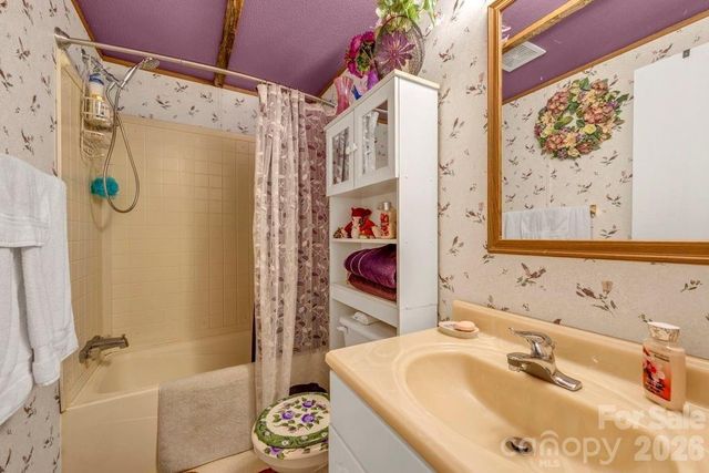 488 Wards Branch Road, Sugar Grove, NC 28679