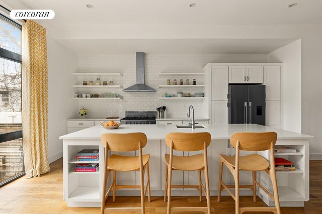1079 HANCOCK Street, New York City, NY 11221