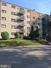 400 GLENDALE RD #34, Havertown, PA 19083