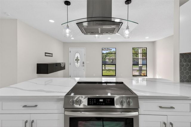 2039 JEFFERSON AVENUE, Deltona, FL 32738