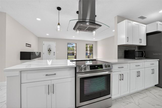 2039 JEFFERSON AVENUE, Deltona, FL 32738