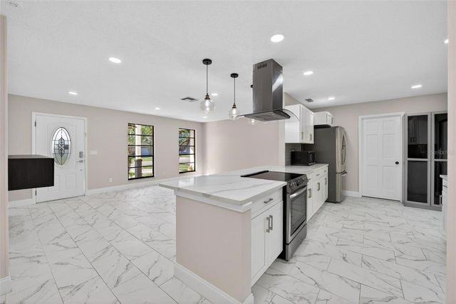 2039 JEFFERSON AVENUE, Deltona, FL 32738