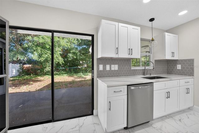 2039 JEFFERSON AVENUE, Deltona, FL 32738