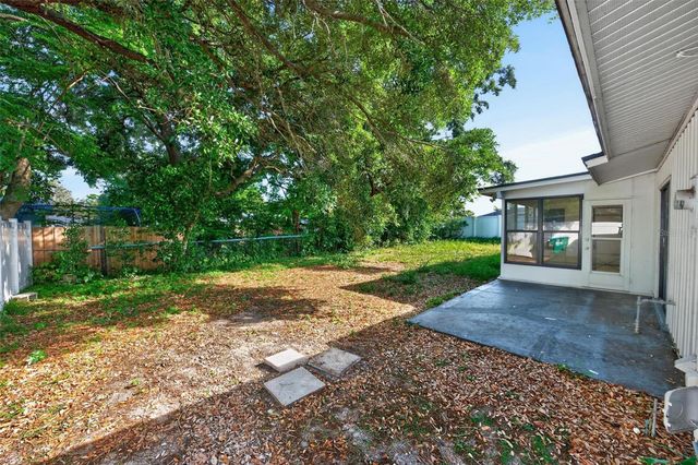 2039 JEFFERSON AVENUE, Deltona, FL 32738