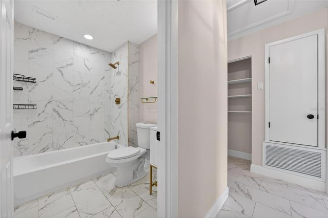 2039 JEFFERSON AVENUE, Deltona, FL 32738