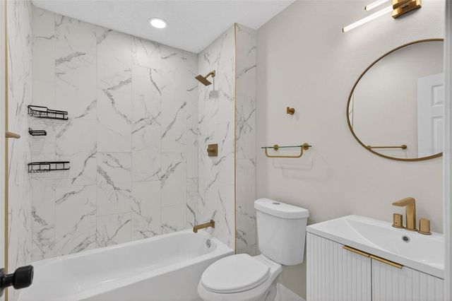 2039 JEFFERSON AVENUE, Deltona, FL 32738