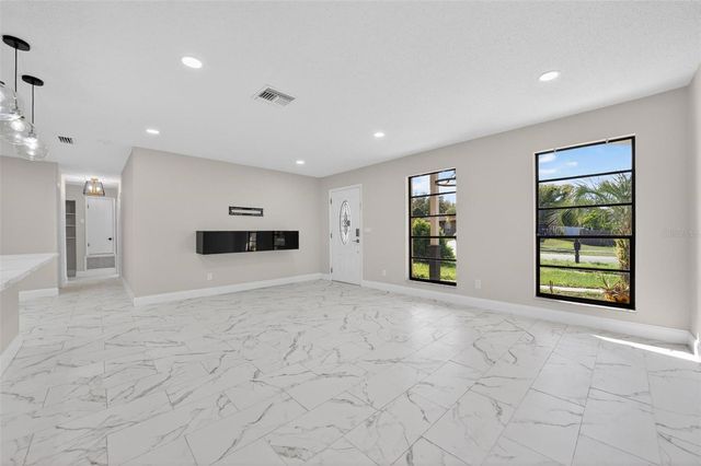 2039 JEFFERSON AVENUE, Deltona, FL 32738