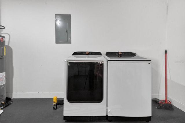 2039 JEFFERSON AVENUE, Deltona, FL 32738