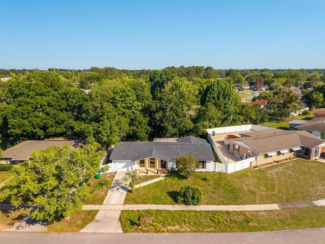 2039 JEFFERSON AVENUE, Deltona, FL 32738