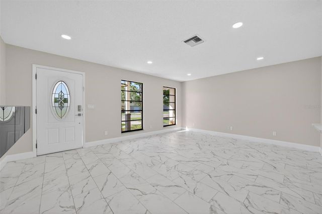 2039 JEFFERSON AVENUE, Deltona, FL 32738