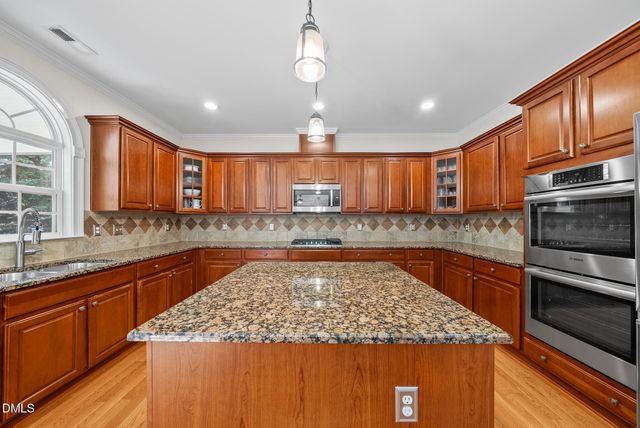 305 Ambermore Place, Cary, NC 27519