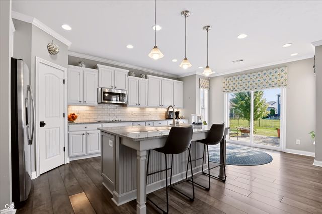 4177 Saddle Club Parkway, Bargersville, IN 46106