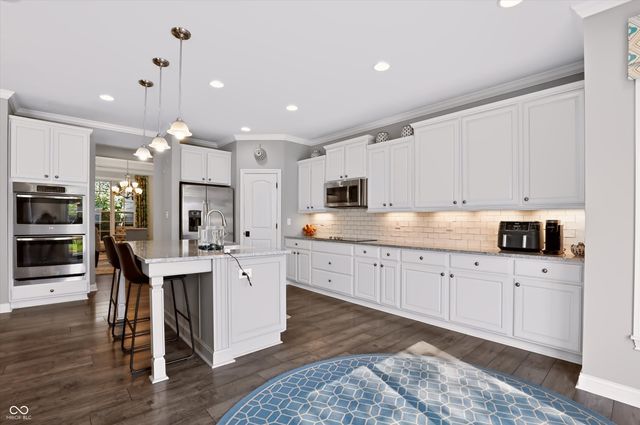 4177 Saddle Club Parkway, Bargersville, IN 46106