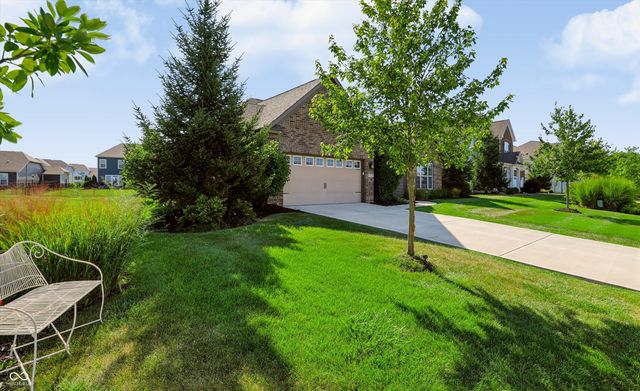 4177 Saddle Club Parkway, Bargersville, IN 46106
