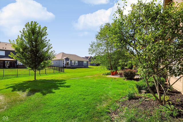 4177 Saddle Club Parkway, Bargersville, IN 46106