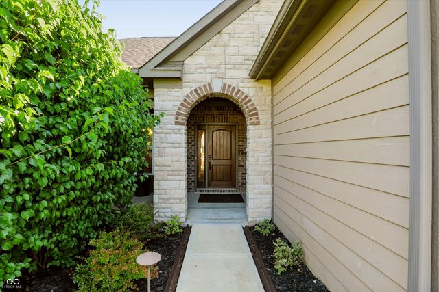 4177 Saddle Club Parkway, Bargersville, IN 46106