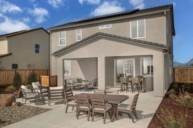 717 Villa Ticino Dr, Manteca, CA 95337