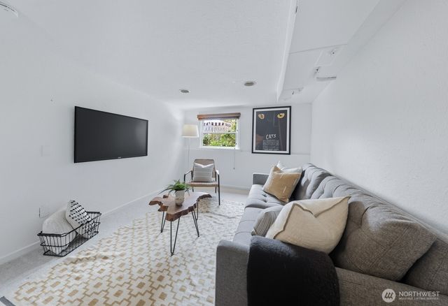 4315 52nd Avenue NE, Seattle, WA 98105