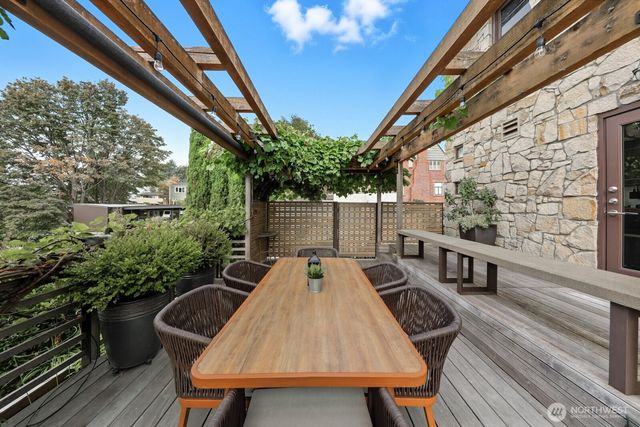 4315 52nd Avenue NE, Seattle, WA 98105