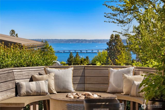 4315 52nd Avenue NE, Seattle, WA 98105