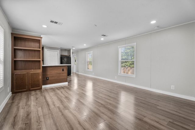 522 Road 5201, Cleveland, TX 77327
