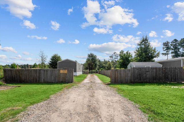 522 Road 5201, Cleveland, TX 77327