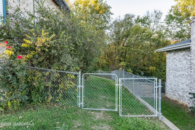 509 SUE DRIVE, Jefferson City, MO 65109