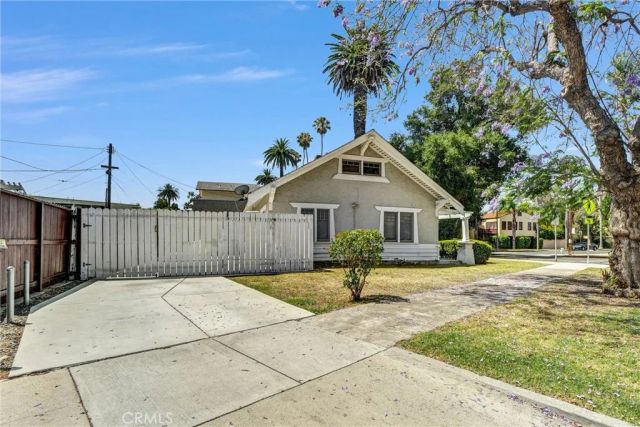 839 French Street, Santa Ana, CA 92701