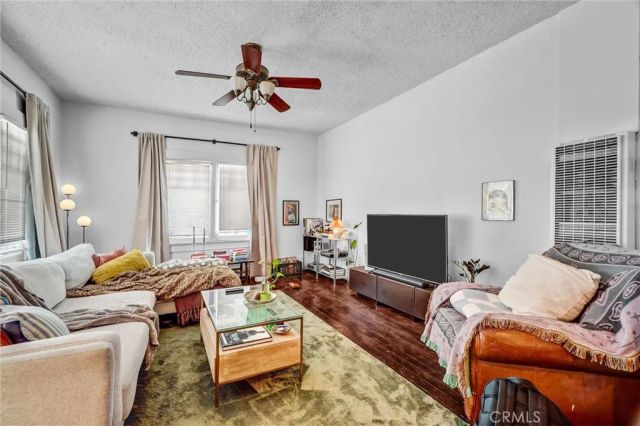 839 French Street, Santa Ana, CA 92701