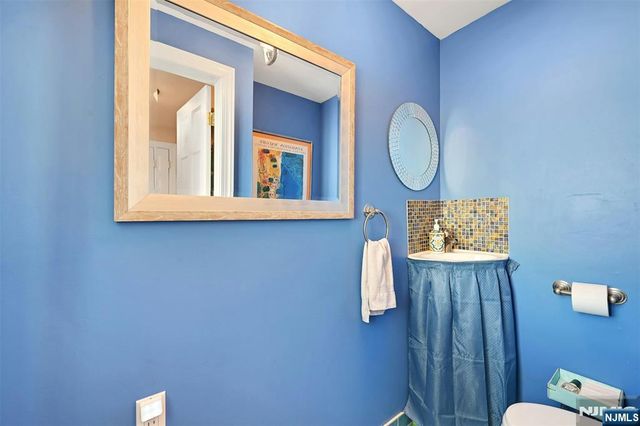 581 Northumberland Road, Teaneck, NJ 07666