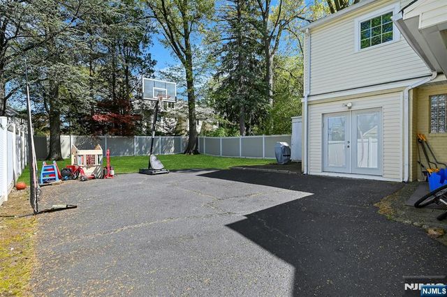 581 Northumberland Road, Teaneck, NJ 07666