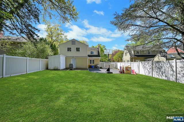 581 Northumberland Road, Teaneck, NJ 07666