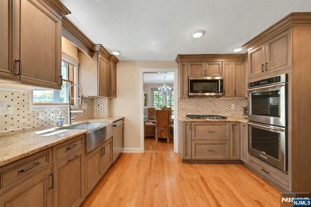 581 Northumberland Road, Teaneck, NJ 07666