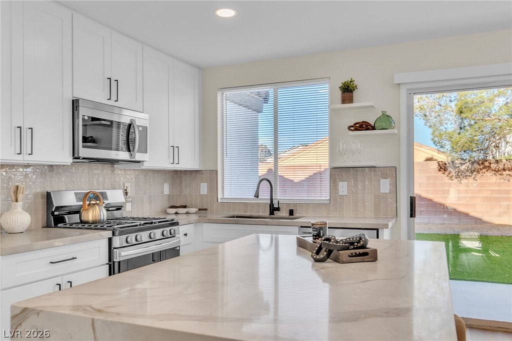 5822 Count Fleet Street, Las Vegas, NV 89113 — photo 3