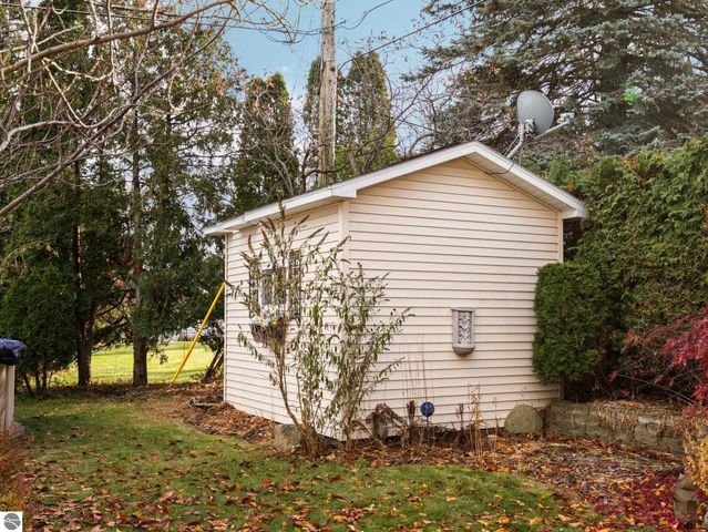109 Boughey Street, Traverse City, MI 49684