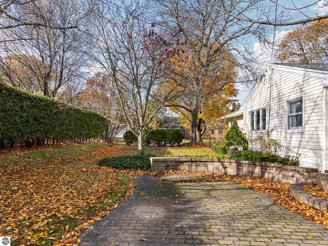 109 Boughey Street, Traverse City, MI 49684