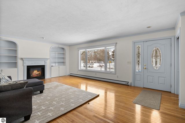 109 Boughey Street, Traverse City, MI 49684