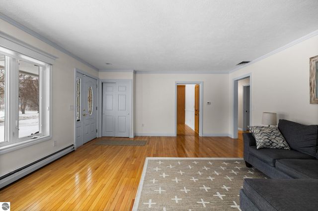 109 Boughey Street, Traverse City, MI 49684