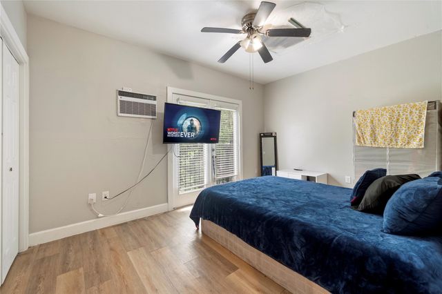 201 W 31st ST B, Austin, TX 78705