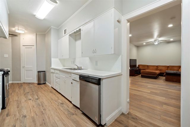 201 W 31st ST B, Austin, TX 78705