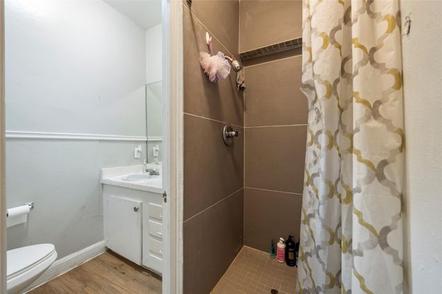 201 W 31st ST B, Austin, TX 78705