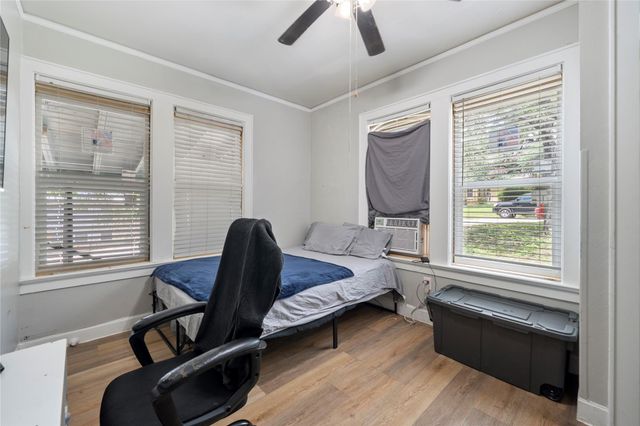201 W 31st ST B, Austin, TX 78705