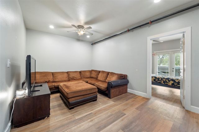 201 W 31st ST B, Austin, TX 78705