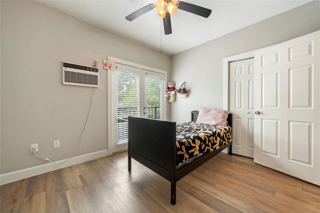 201 W 31st ST B, Austin, TX 78705